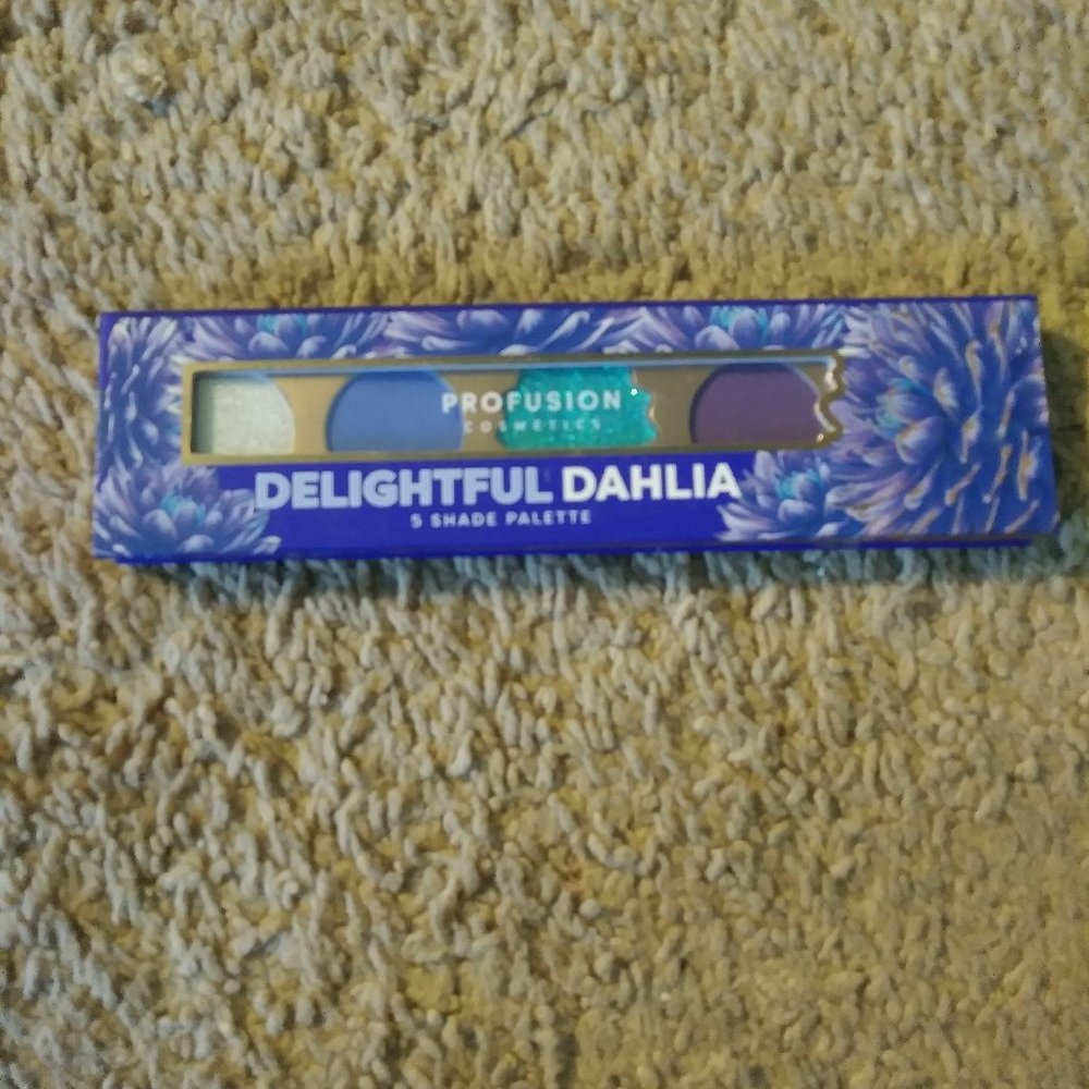 Profusion Cosmetics 5 Shade Eyeshadow Palette Delightful Dahlia - Picture 1 of 1